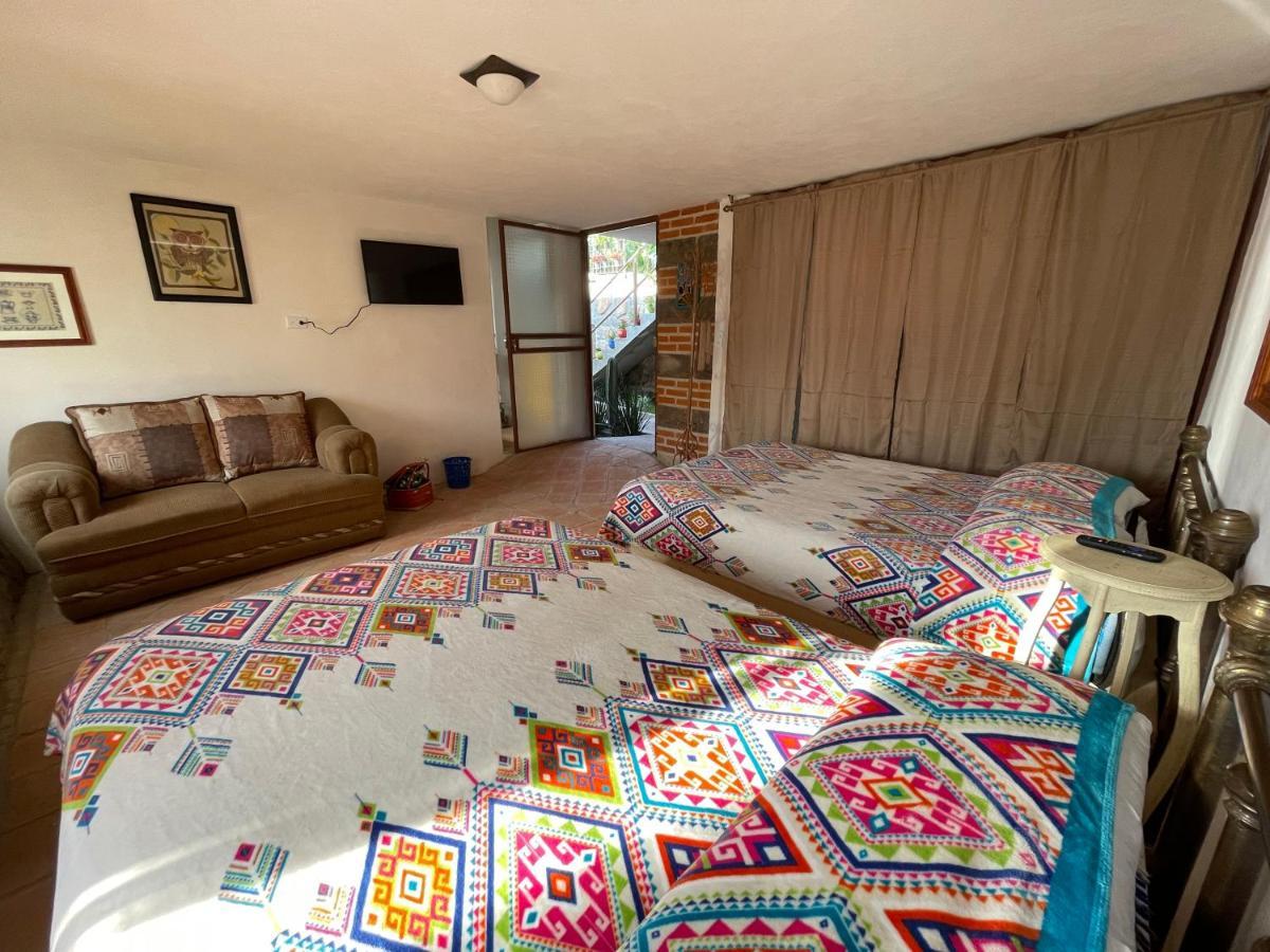 Jardin Quinta Fuentes Cabanas, Valsequillo. Holiday home